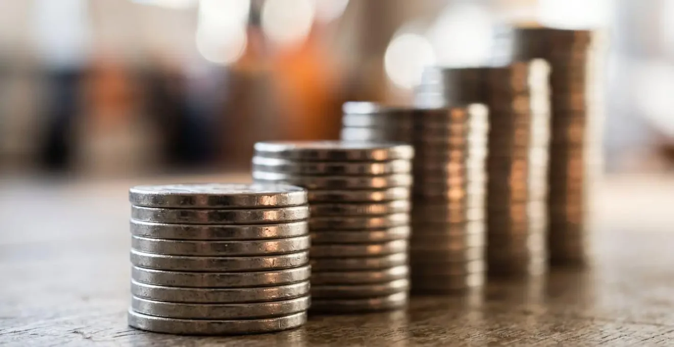 Visualizzazione del concetto di dividendi crescenti e investimento a lungo termine